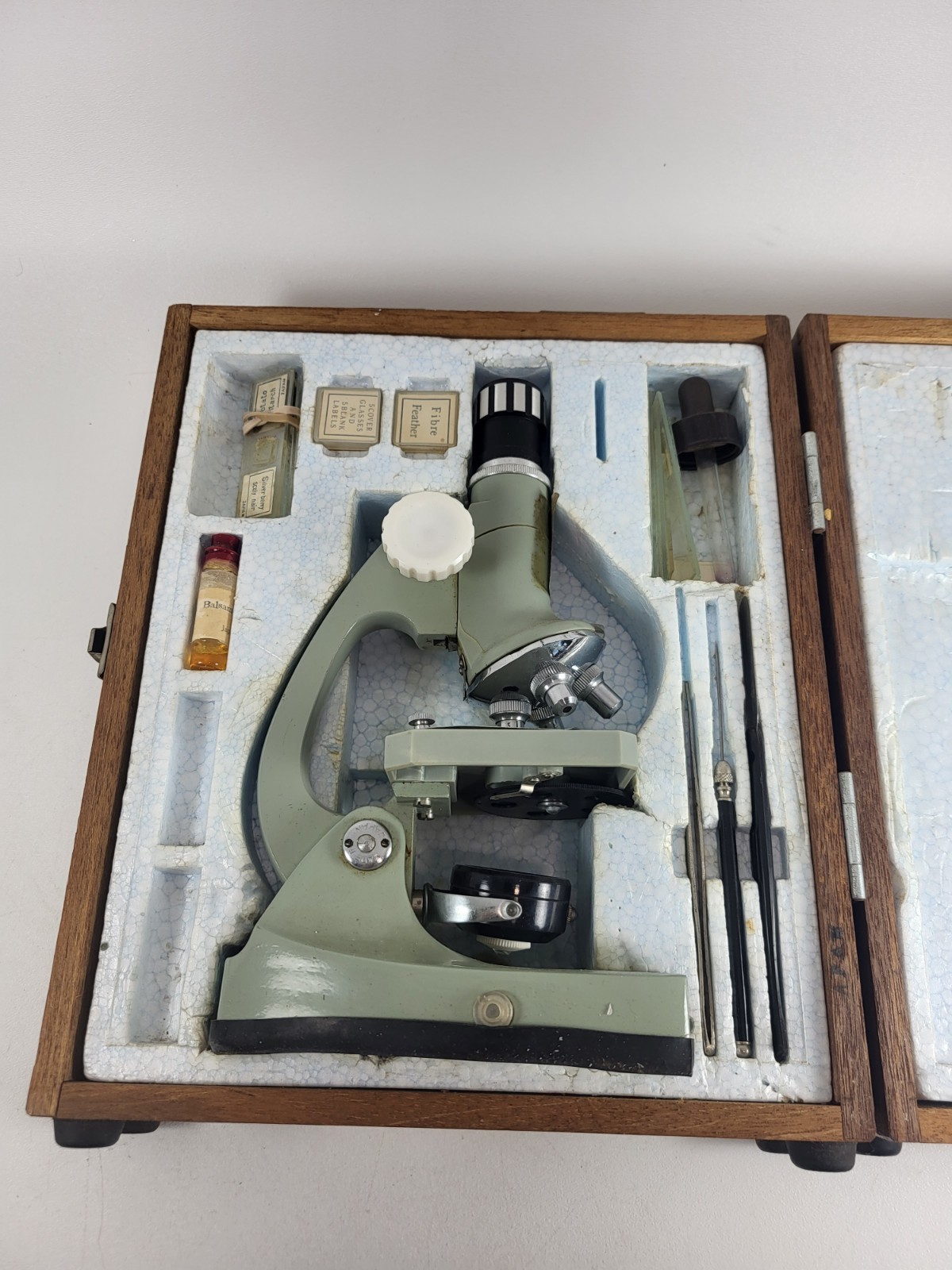 Tasco Deluxe High Quality Vintage Microscope and Case (untested)