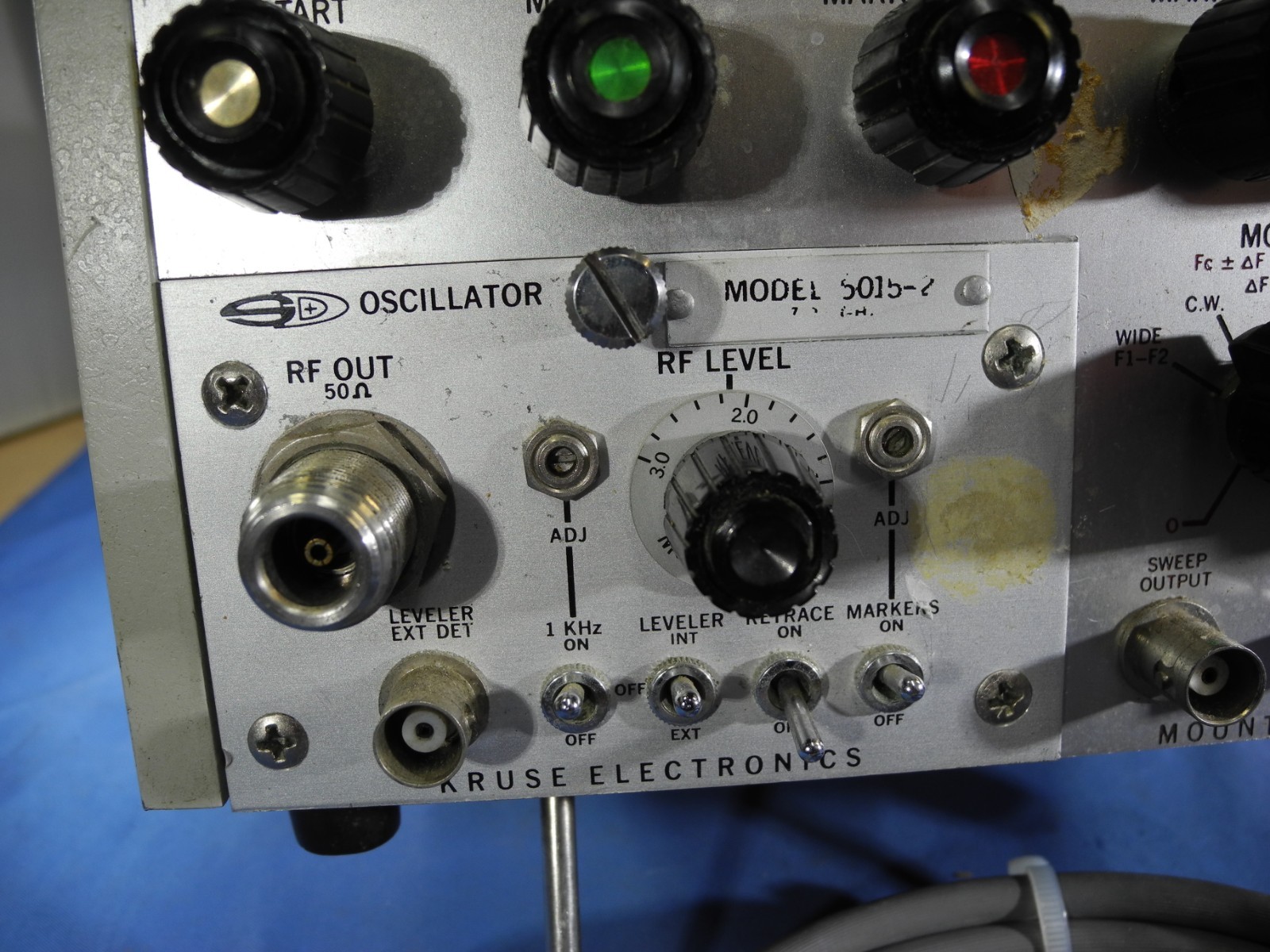 SD Kruse Electronics Sweeper 5000A w/ Oscillator Model 5015-2 7-11 GHz Module