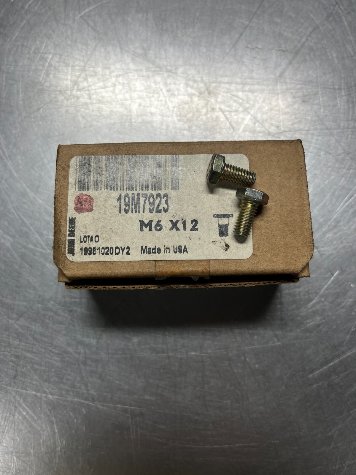 19M7923   GENUINE  OEM  John Deere   BOLT    QTY of 2  Bolts