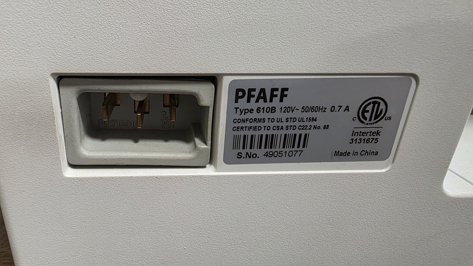 Pfaff Select 4.2 Sewing Machine Type 610B