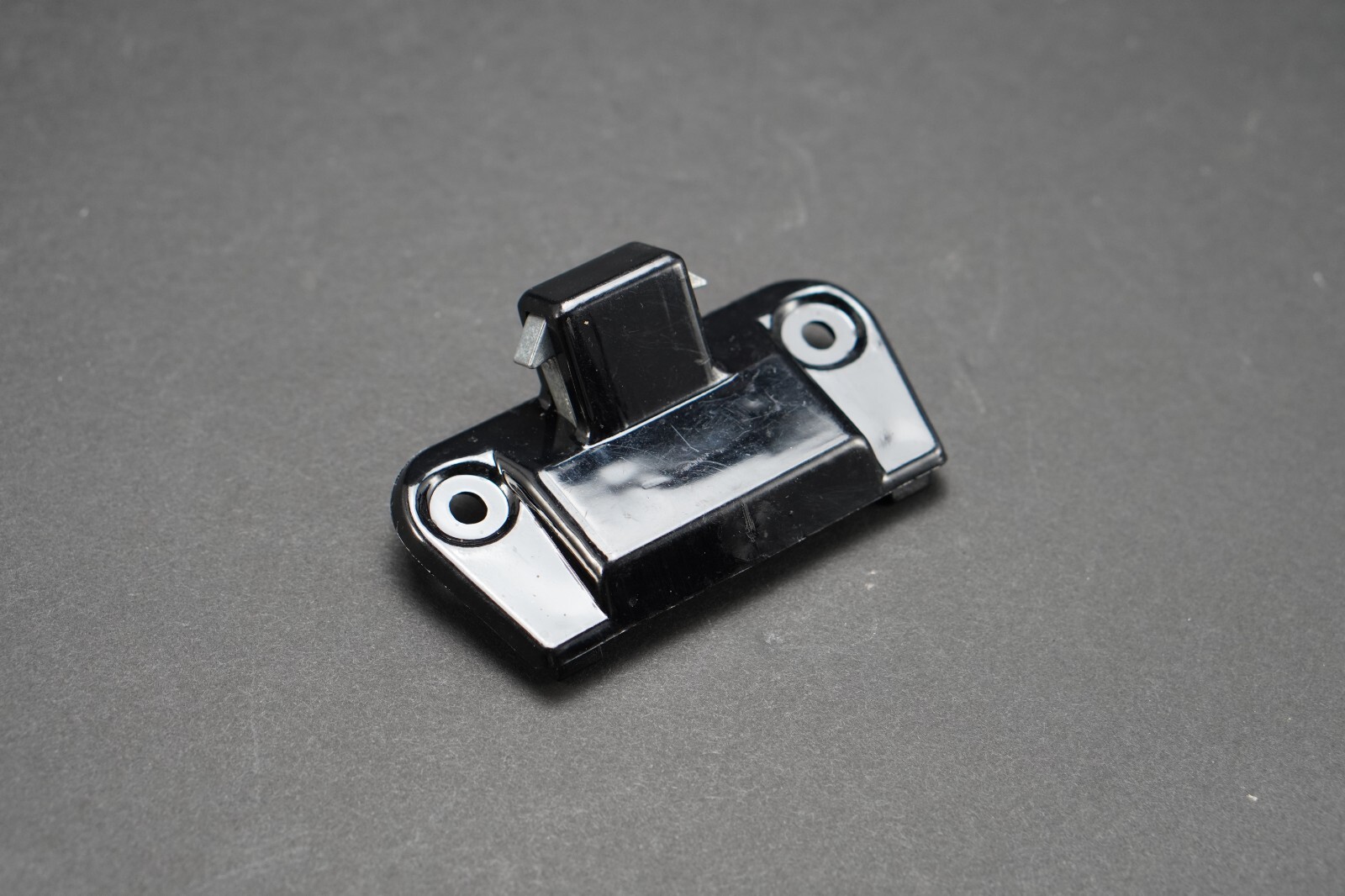 NEW for BMW E30 Glove Box Upper Lock Latch Catch 51161849472 E23 Z3 E34