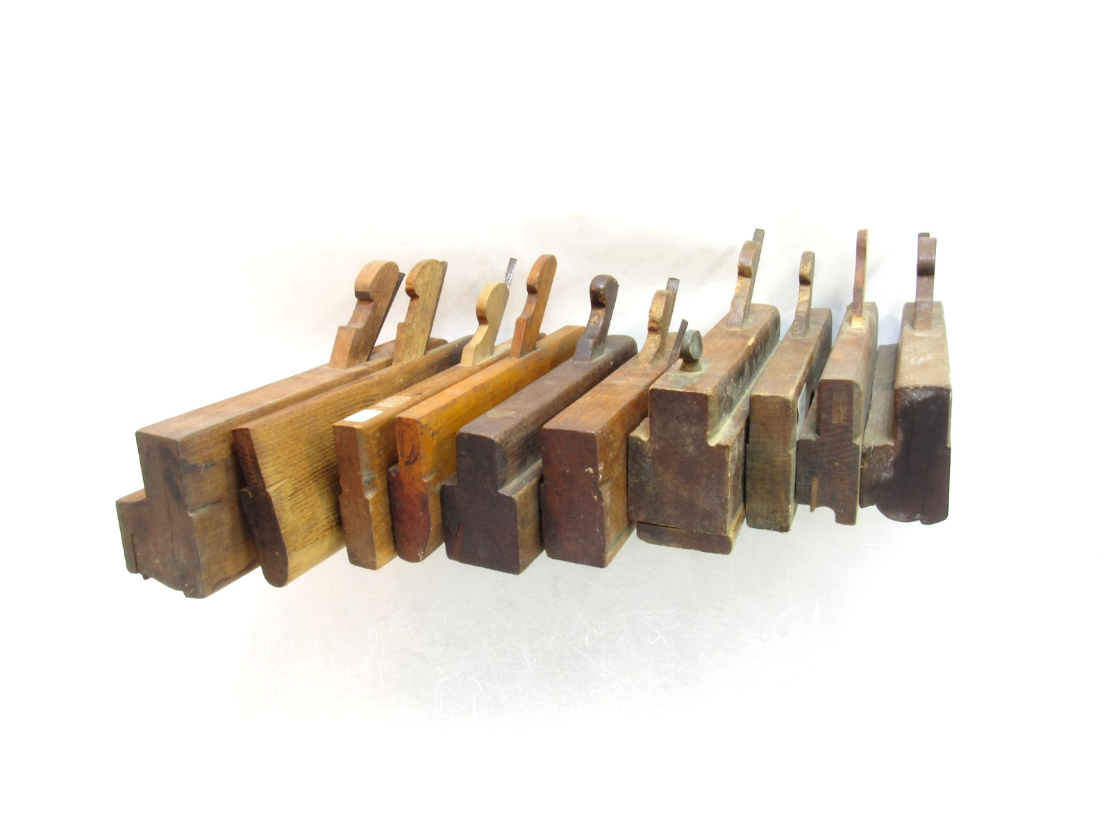 LOT D LOT OF 1O MOLDING PLANES WITH WEDGES AND IRONS