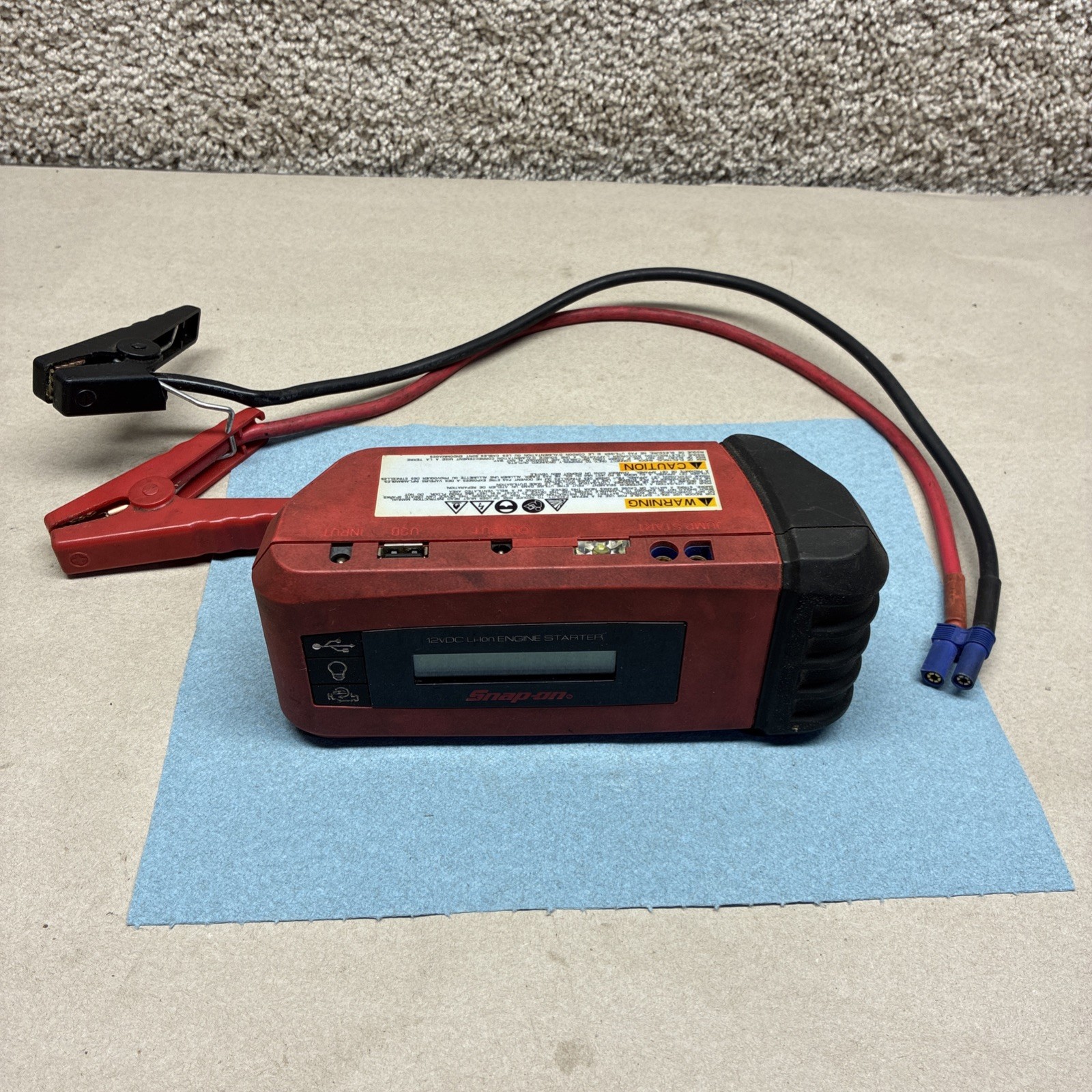 Snap On Tools EEJP200M 12V Lithium Battery Jump Starter/Light No Charger (READ)