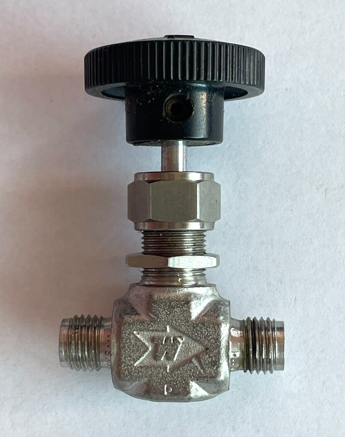 WHITEY SS-1RS4 STAINLESS STEEL BONNET ANGLE PATTERN NEEDLE VALVE