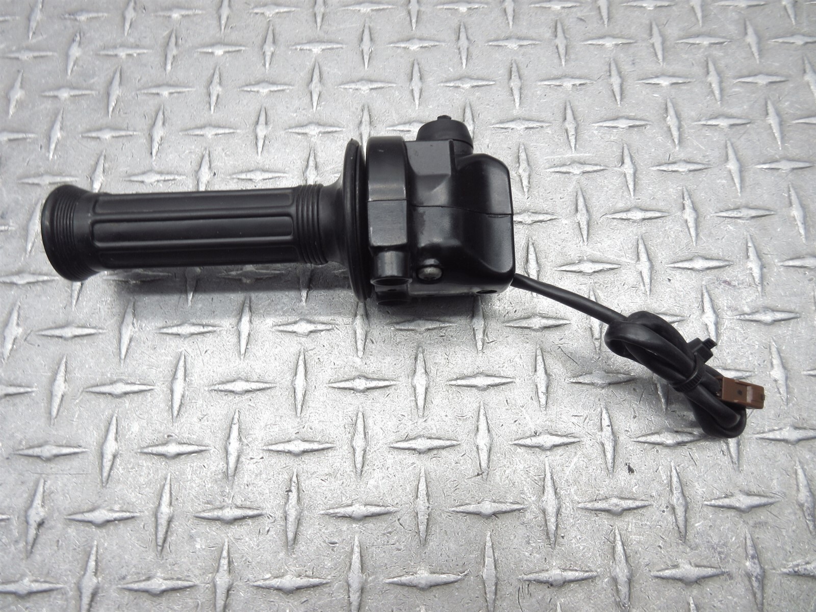 2015 15-17 Yamaha SR400C SR400 Right Switch Throttle Control Handlebar Grip