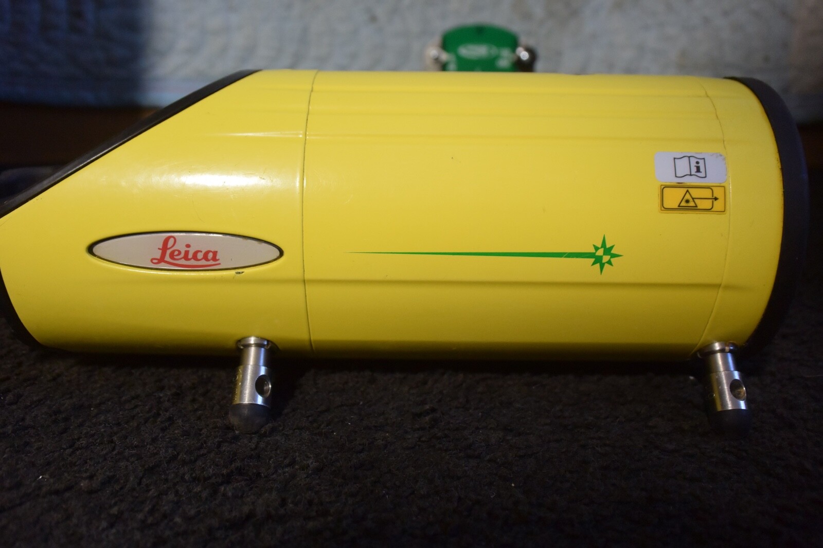 Leica Model Piper 200G Green Beam Straight Pipe Laser with 4 Sets of Legs CLEAN!