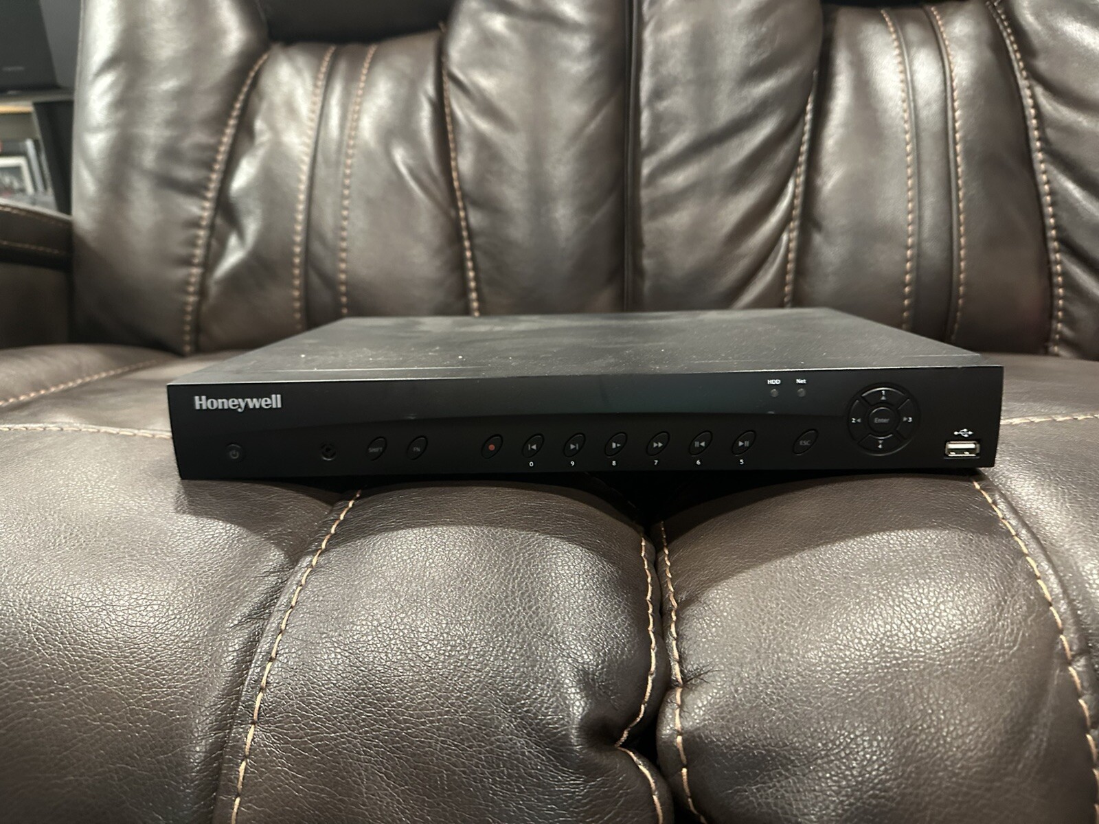 Honeywell Video HRHT4166 4MP Hybrid DVR, 16-Channel 6TB Light Used FREE SHIPPING