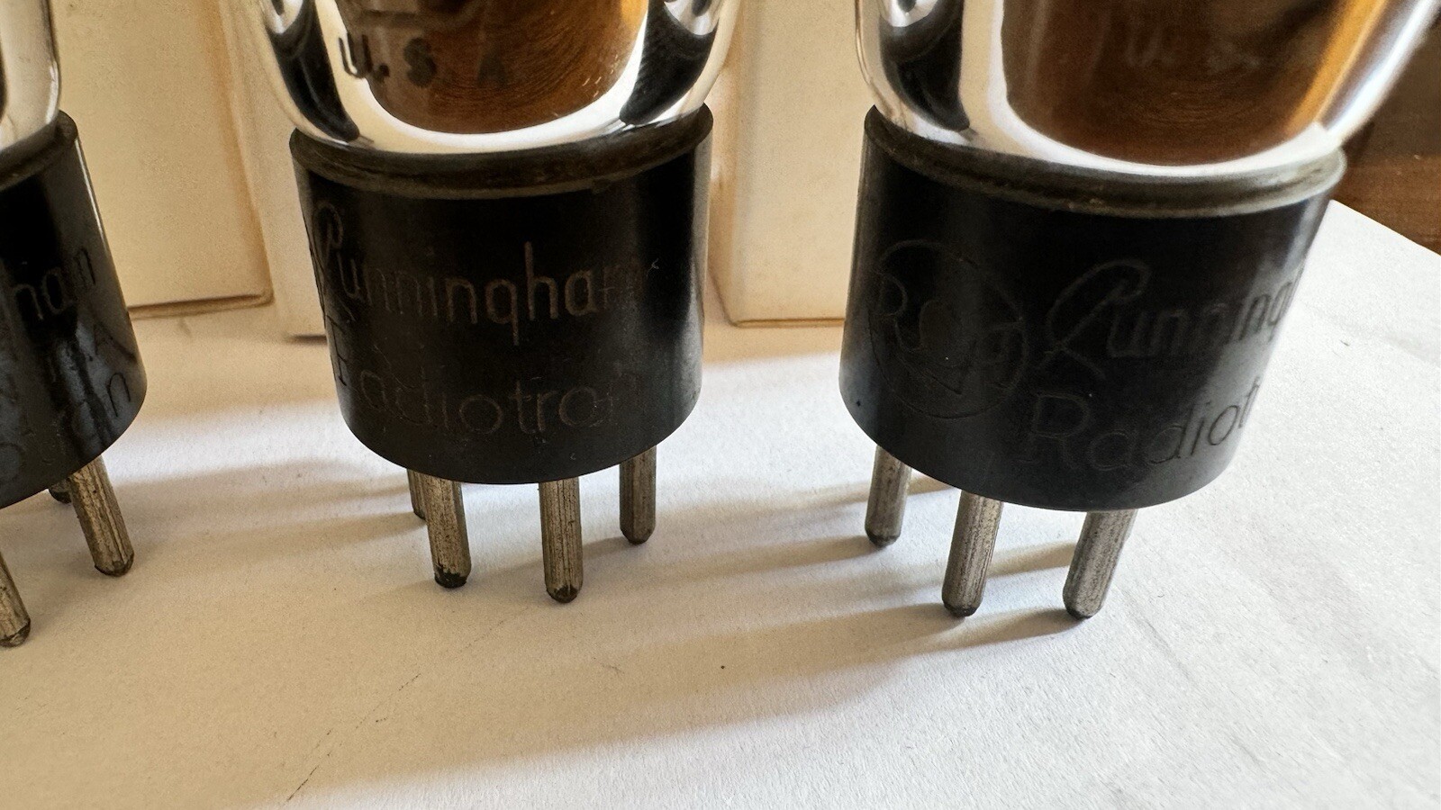 NOS MATCHED QUAD 56 ST GLOBES Engraved Bases Windmill Micas