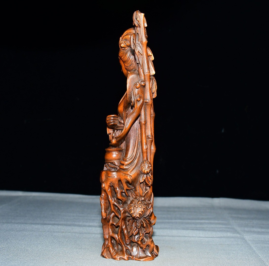 Exquisite Small Leaf Boxwood Beauty Ornament