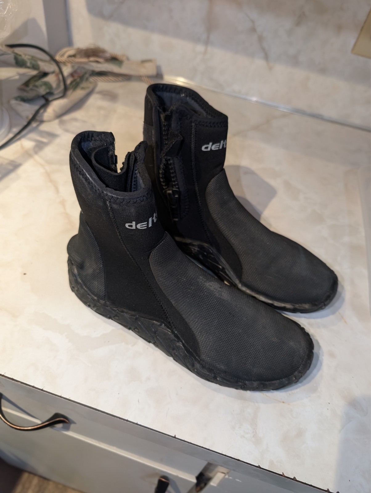 Delta 5mm Dive Boots, men's size 7