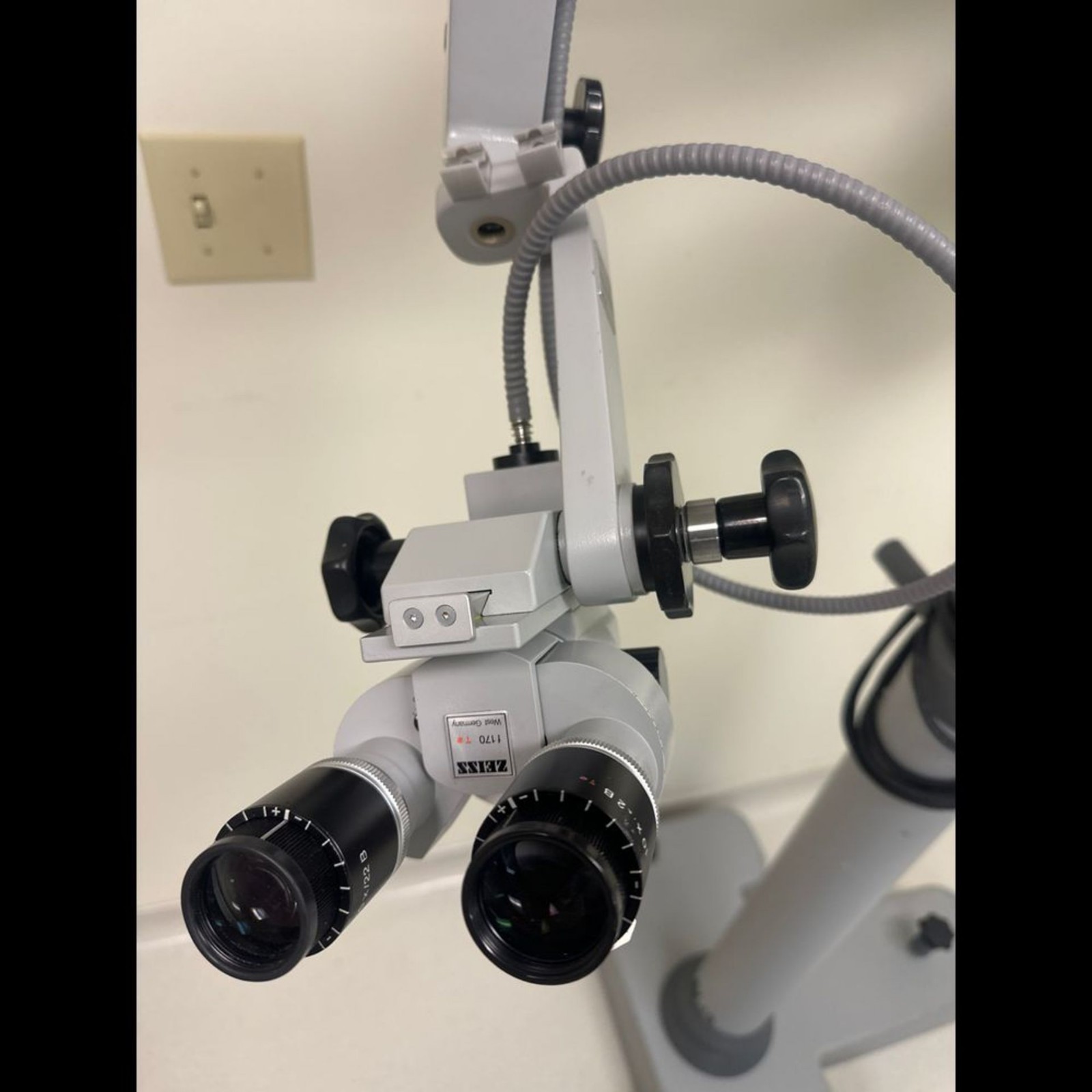 Zeiss OPMI 1 FC Microscope Head 10x/22B binocular F=170 W/ Illuminator & Head. ✔