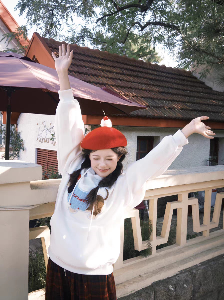 Autumn Winter Women Cream Cherry Cake Beret Lovely Felt Hat Girls Artist Hat