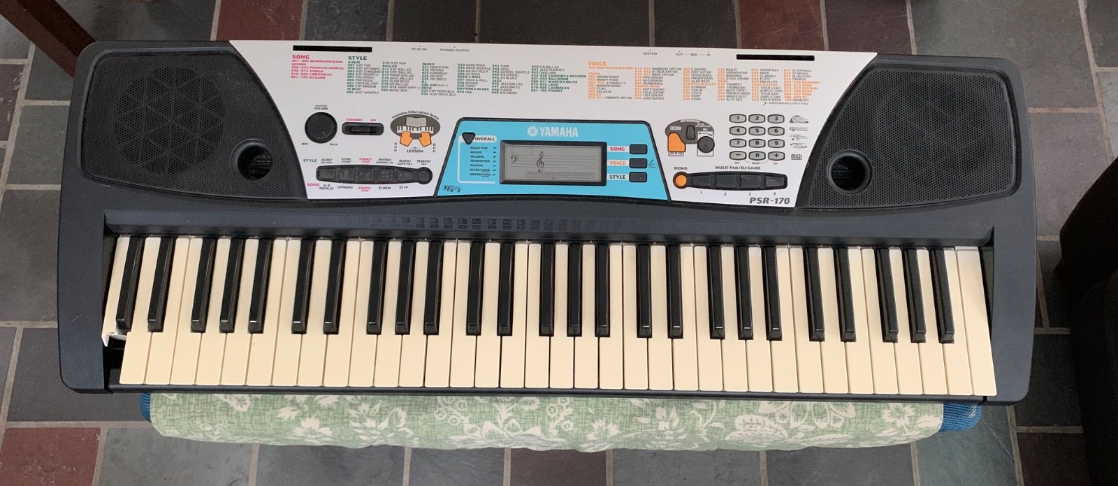 Yamaha PSR-170 PORTATONE Electronic Portable Keyboard Built-in Speaker 61 keys
