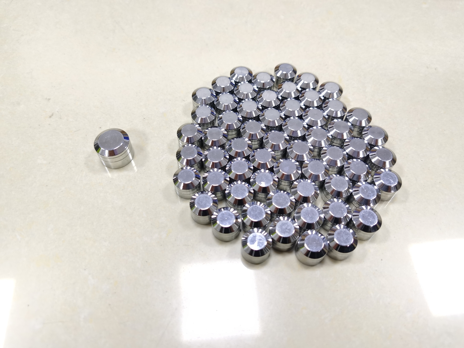 60pcs Chrome Engine Topper Bolt Cover Caps For Harley Dyna Softail Road Glide