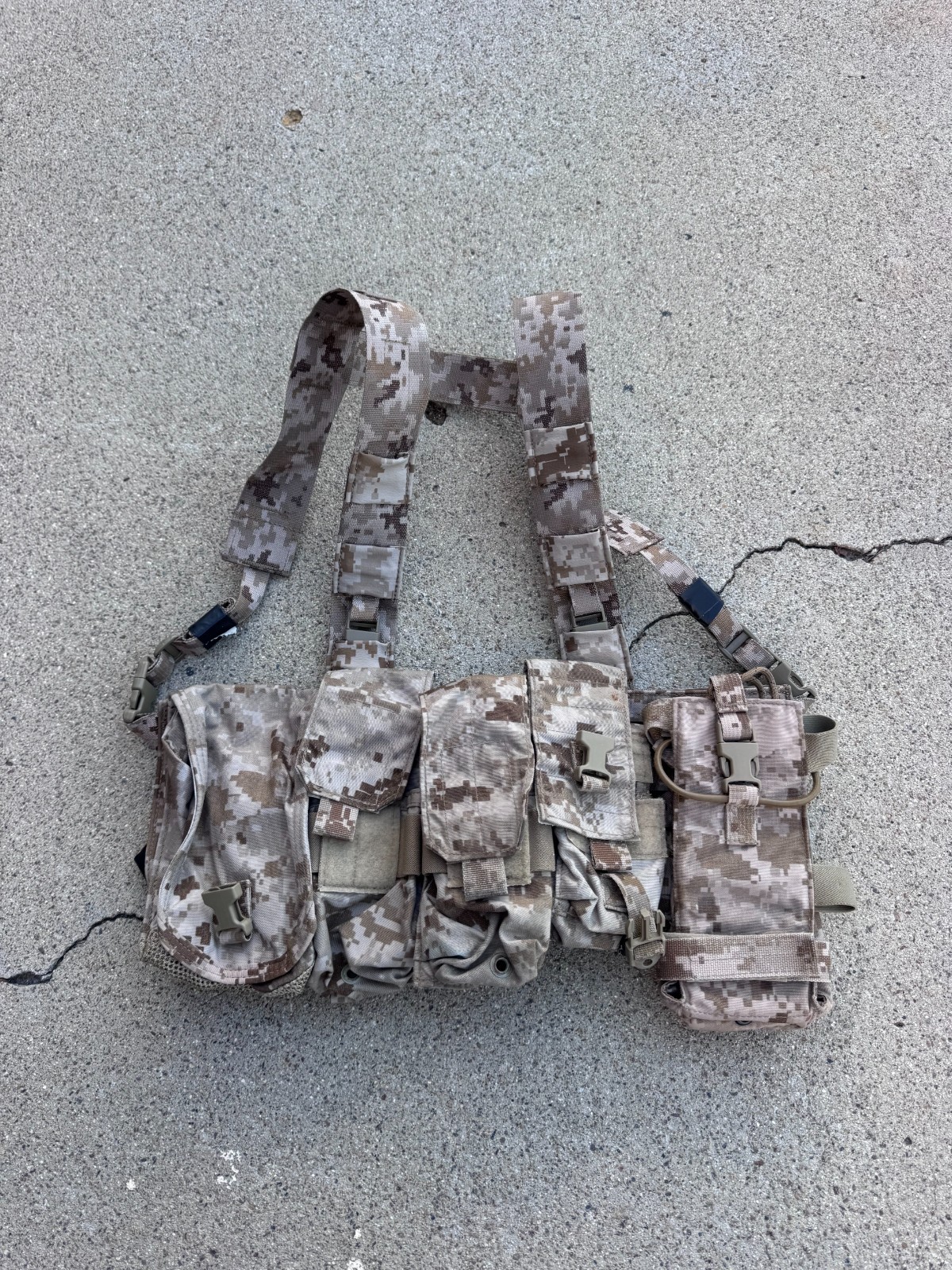 First Spear AOR1 SCAR Molle Chest Rig w/ Eagle Pouches