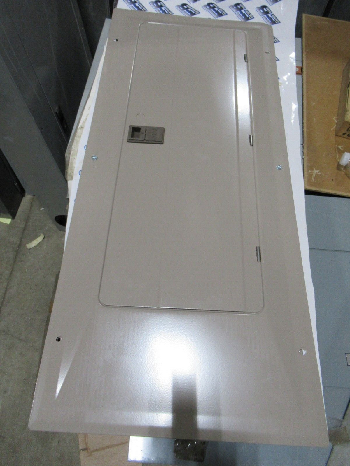 Eaton CHNL32PN125 Loadcenter 125A MLO 120/240V 1PH3W 32/64 CKT CU -E3356-NEW-B
