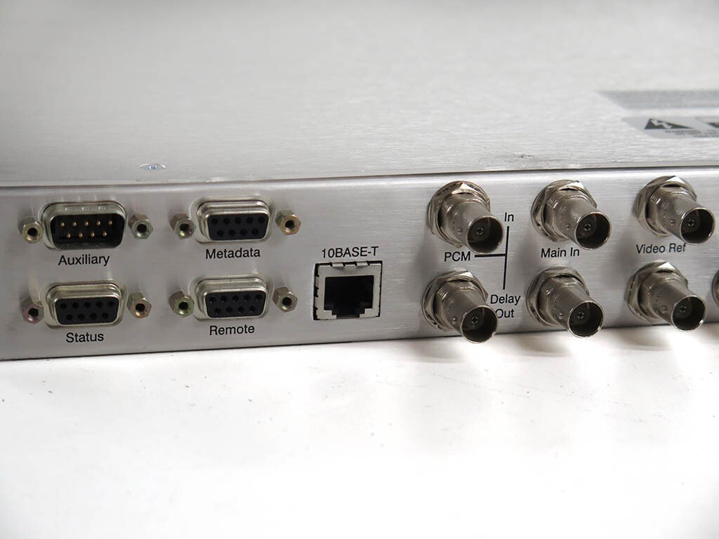 Dolby DP572 professional Dolby E decoder multichannel audio distribution system