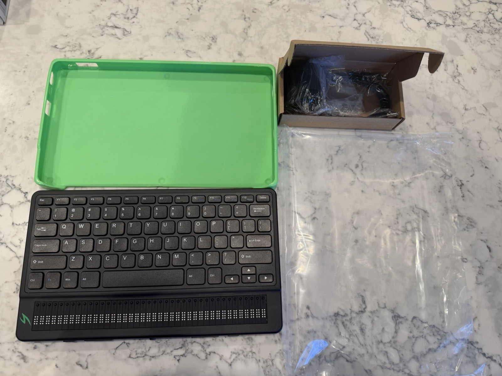 Mantis Q40 40-Cell Braille Display QWERTY Keyboard American Printing House