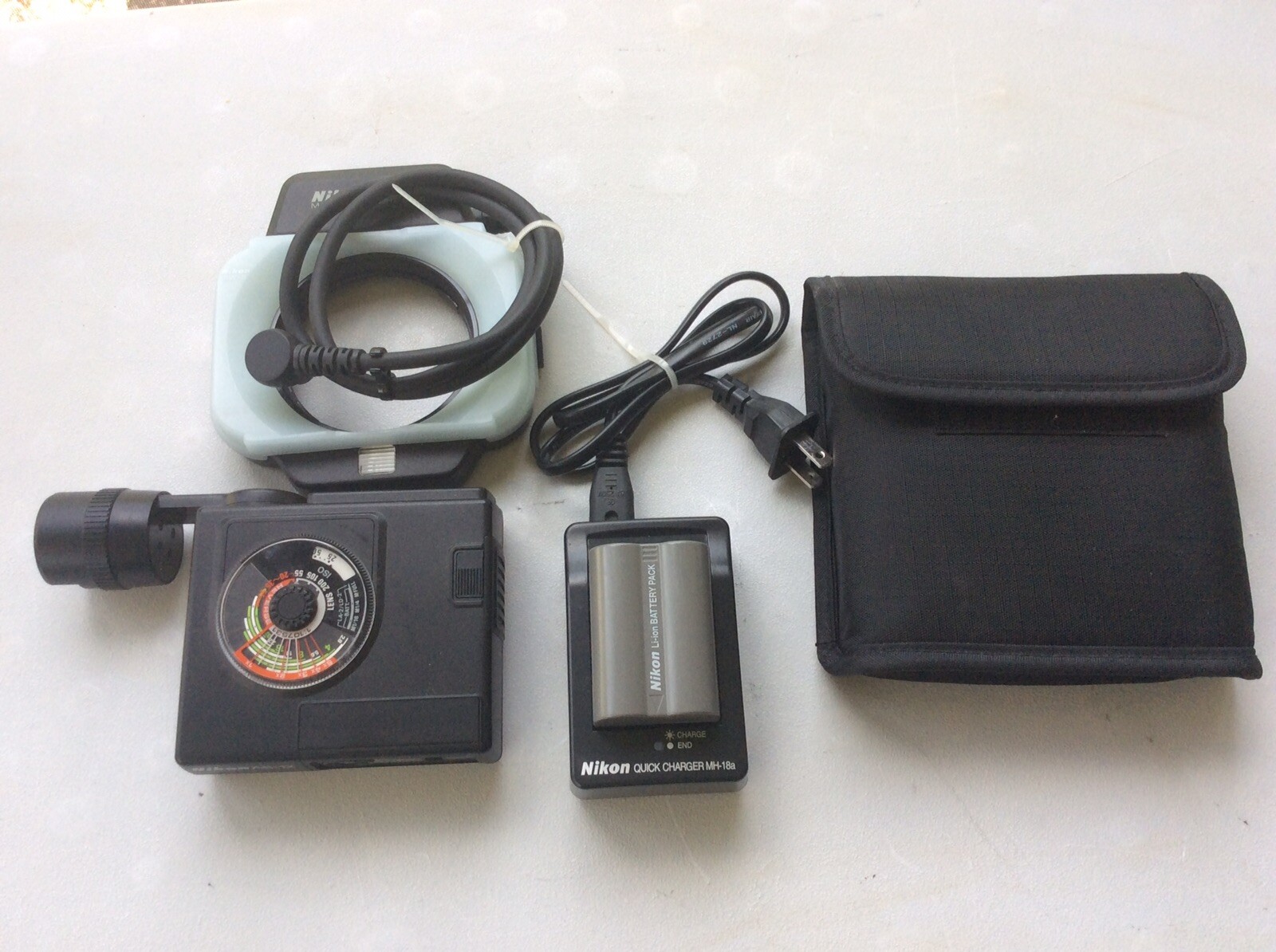 NIKON AS12 W/Macro Speedlight SB-21 W/Bag SS-SX1 W/Charger MH-18A and Battery