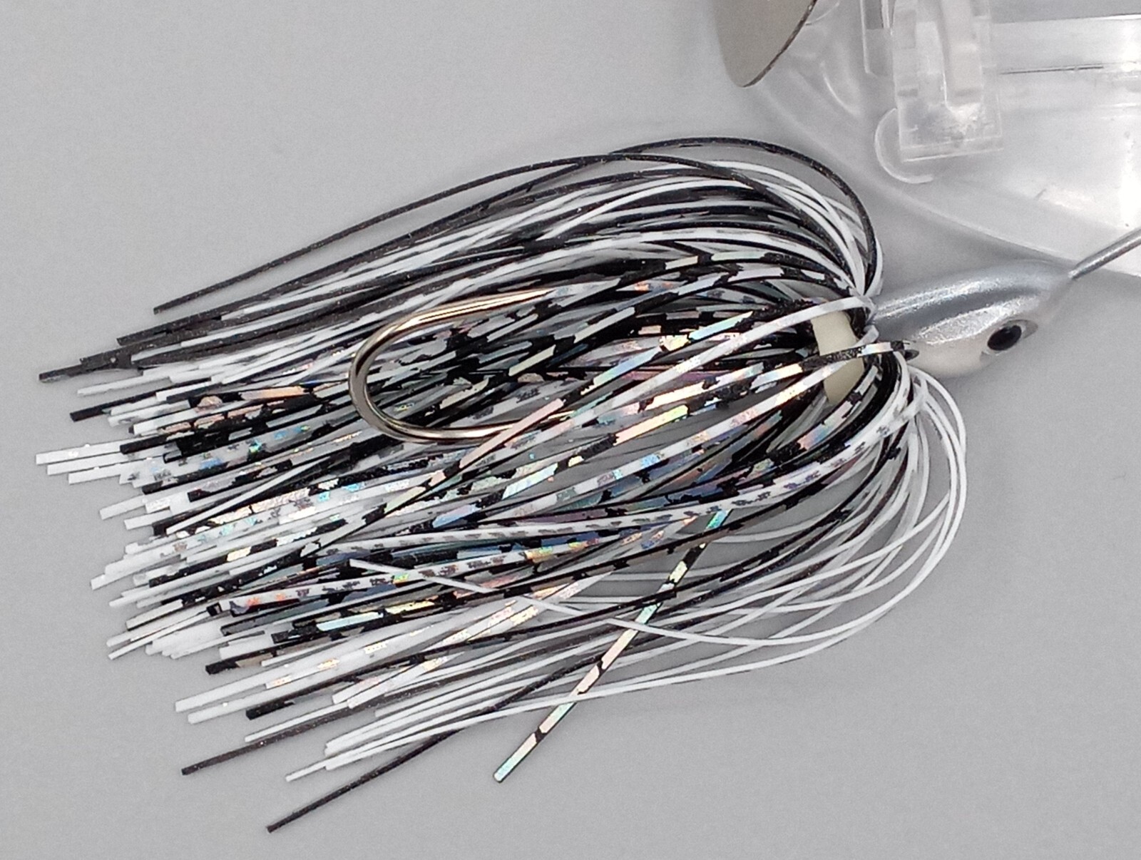 Custom Spinnerbait ~ Black Chrome ~ 3/8 oz Thumper
