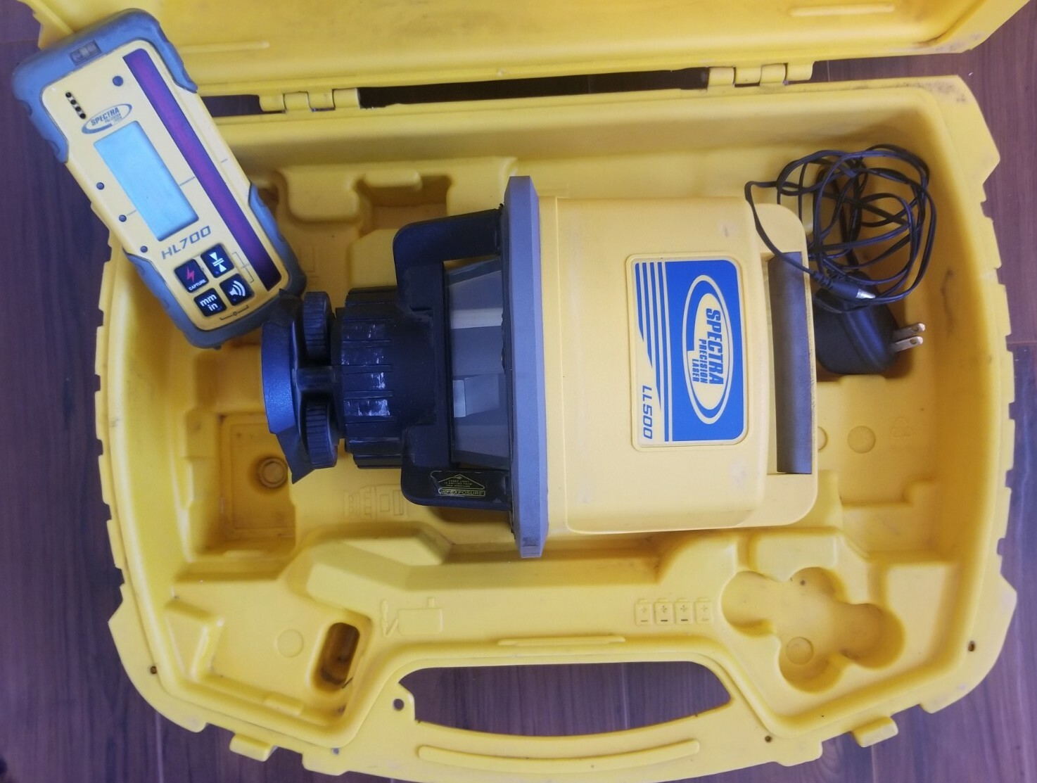 SPECTRA PRECISION LASER LEVEL- LL500