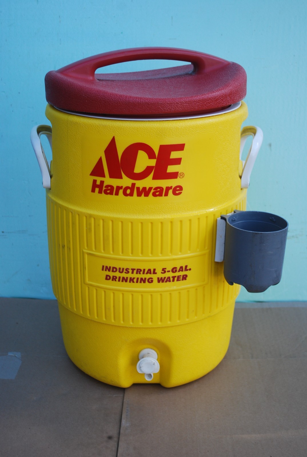 IGLOO 5 GALLON ACE HARDWARE INDUSTRIAL WATER COOLER