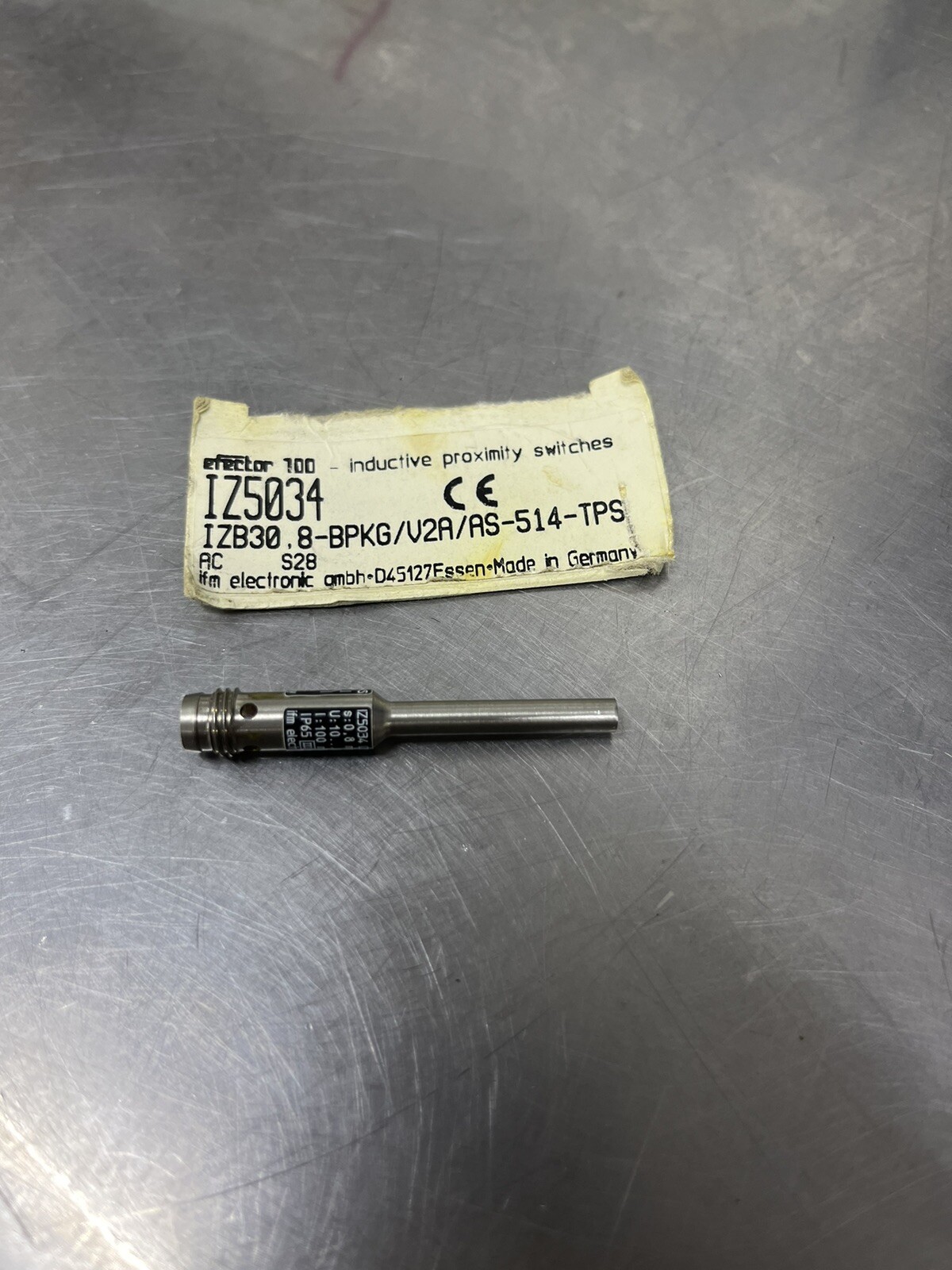 Efector IZ5034 Inductive Proximity Switch Sensor New