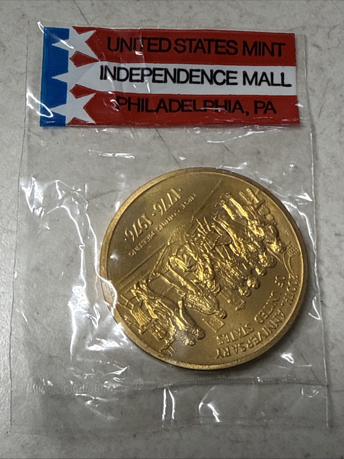 1776-1976 US Mint Independence Mall Philadelphia, PA Bronze Souvenir Coin-Sealed