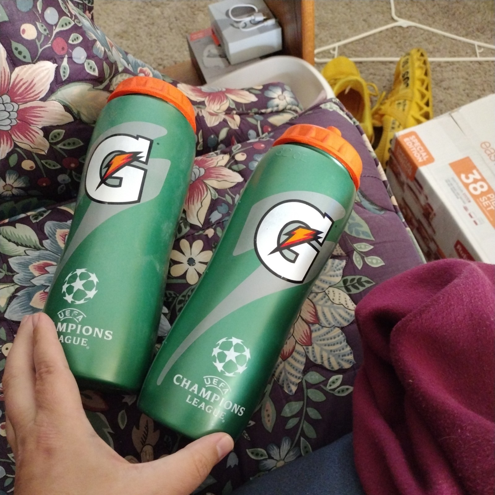 GATORADE SQUEEZE SPORTS WATER BOTTLE SOCCER CHAMPIONS LEAGUE 32 OZ 2 bottles