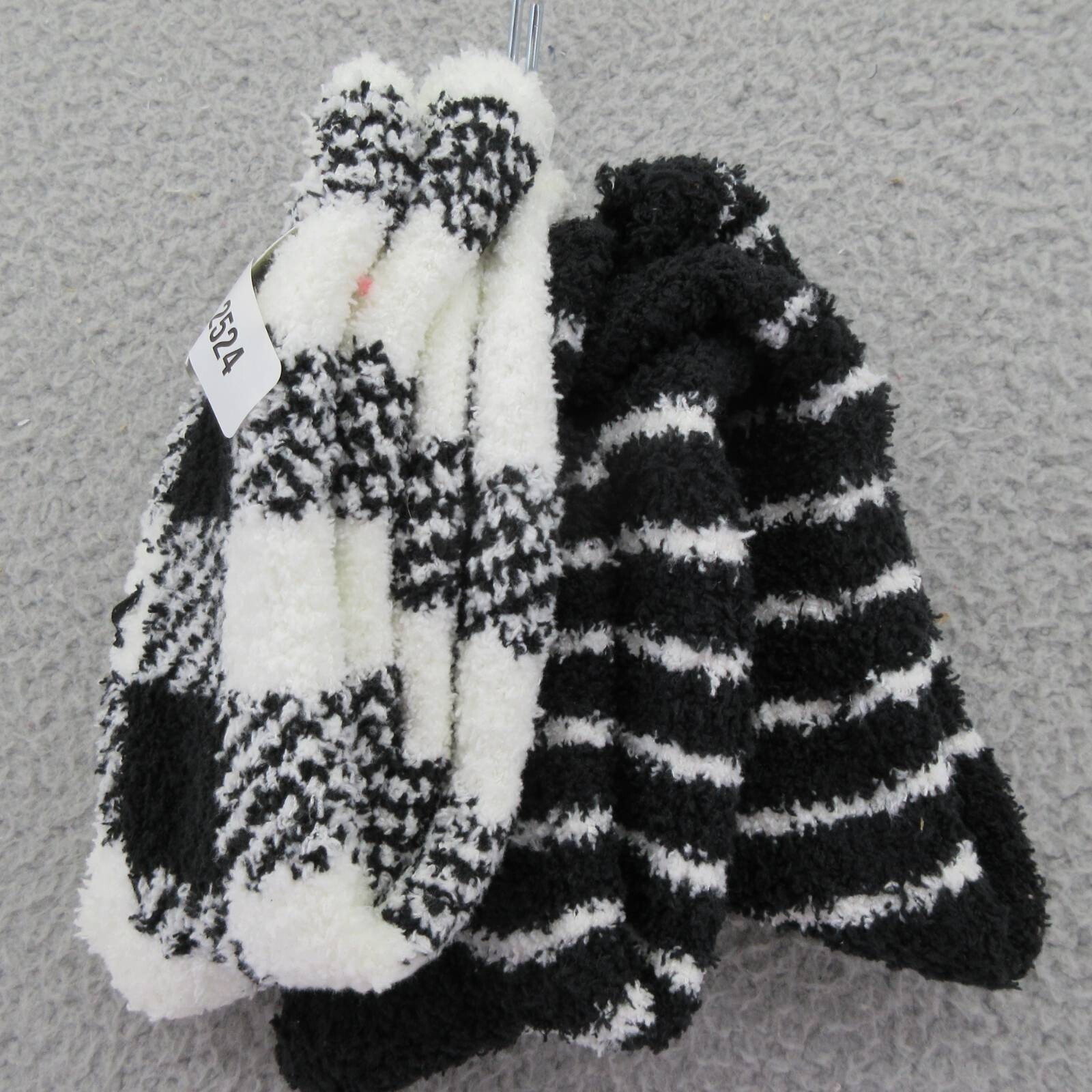 Give Love Renew Women Crew Socks 2 Pairs Fuzzy Black White Cushioned 4-10 New