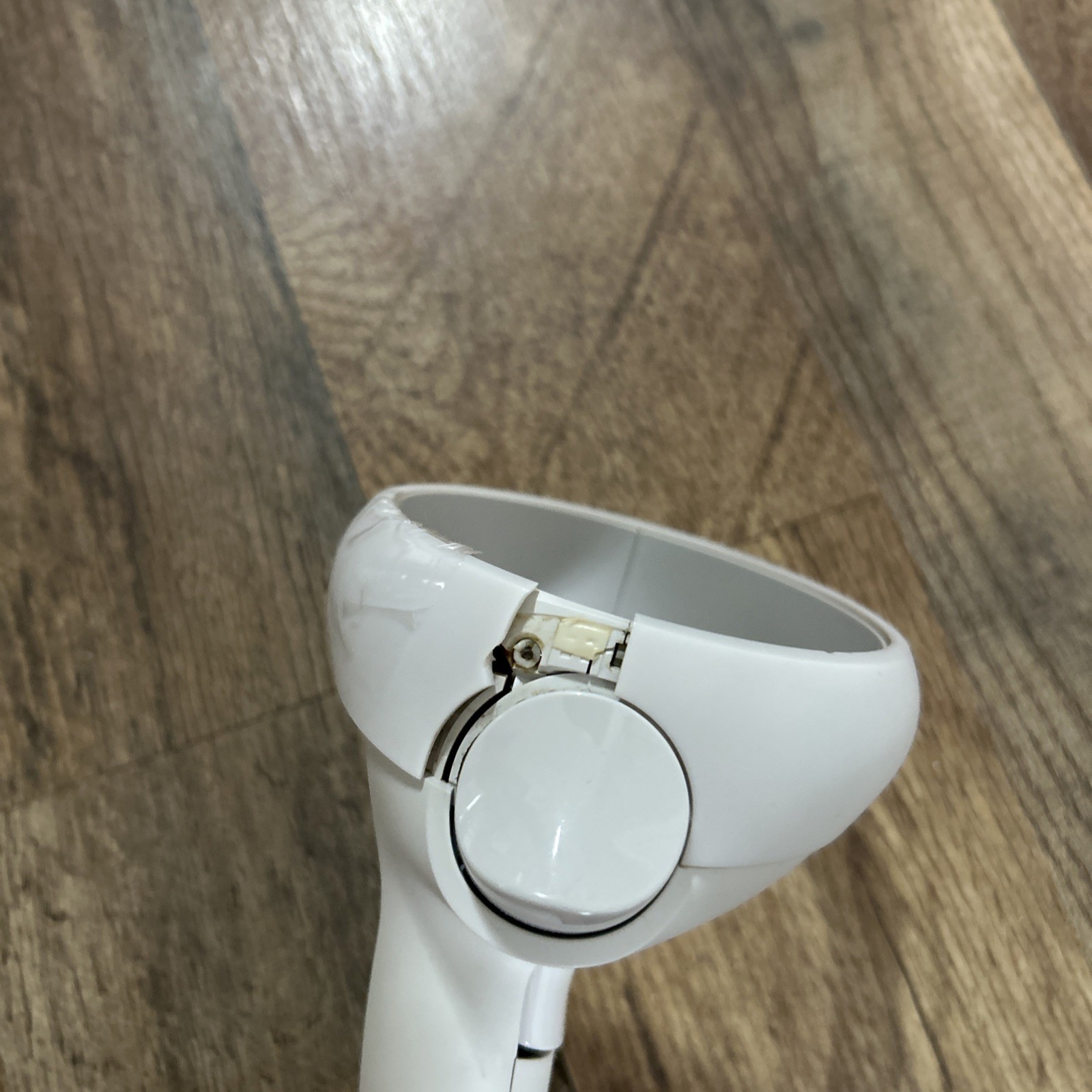 Meta Oculus Quest 2 RIGHT Controller - Powers On -