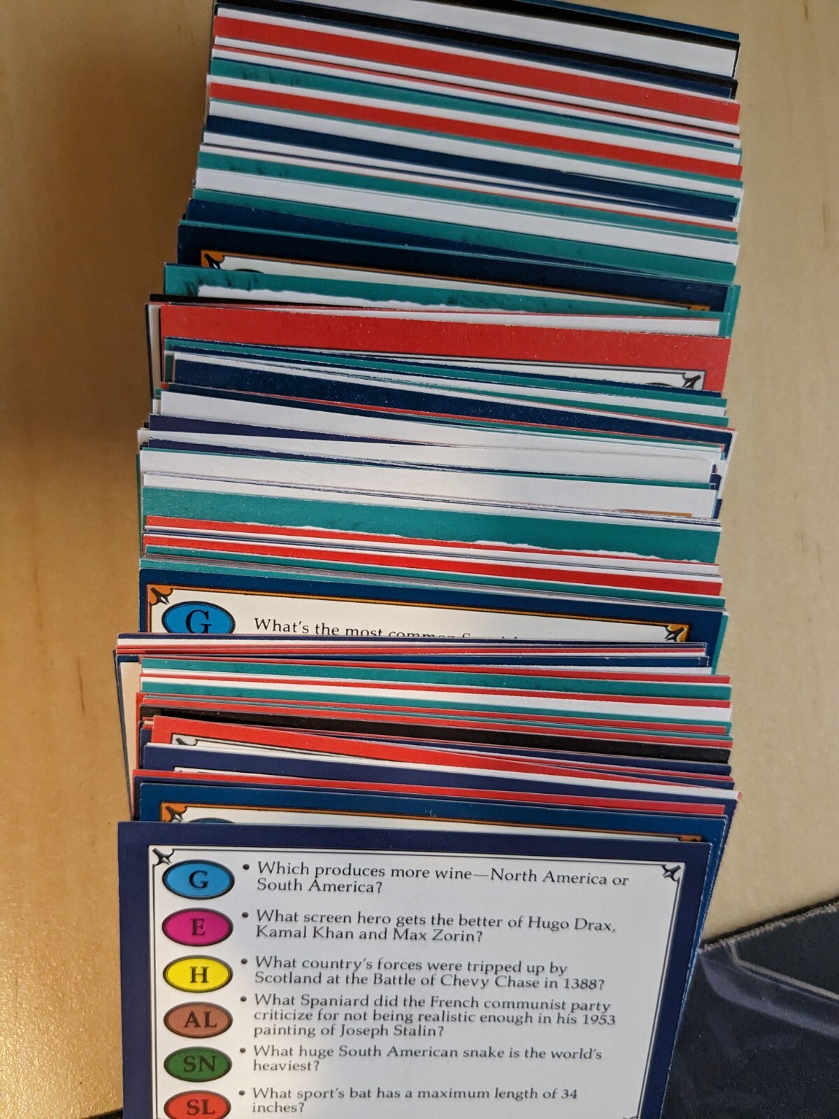 100x Random Trivial Pursuit Cards