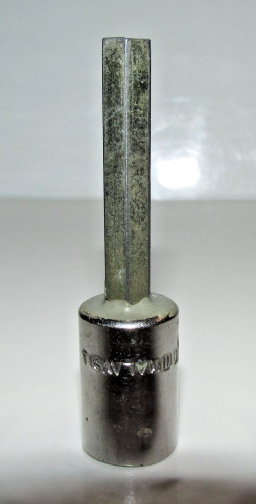 T 173 - Unbranded 10mm Hex Bit Socket Driver, 6 point, Malaysia