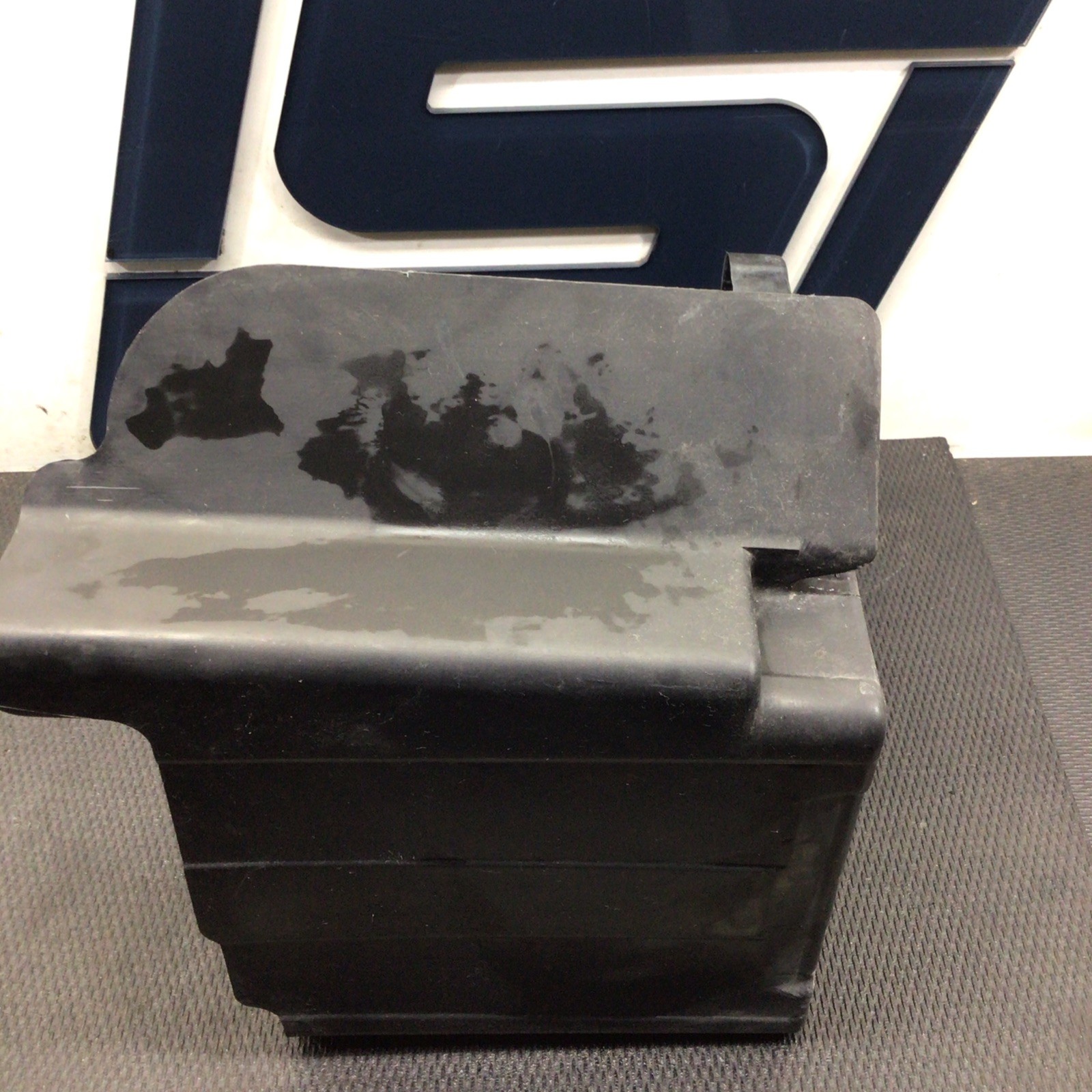 2007 Acura MDX- Battery Tray