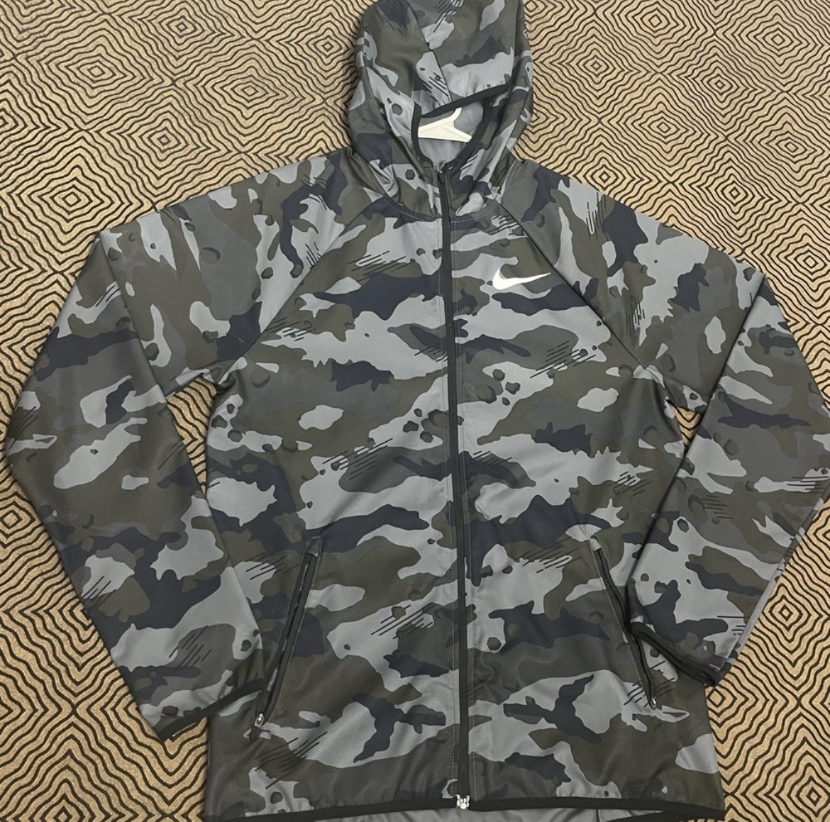 Nike Men’s Dri Fit Camo Windbreaker Running Jacket Size Small New Without Tags