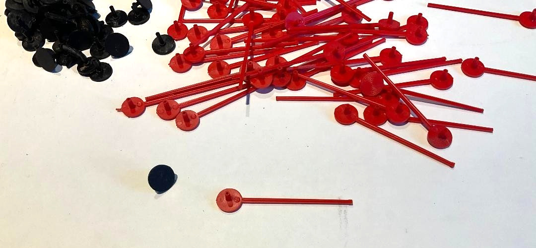 50 2'' PLASTIC BATTERY Clock second Hands & 50 Pivot Caps
