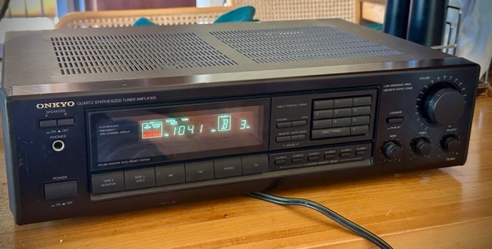 Vintage Onkyo Quartz Synthesized Tuner Amplifier TX-901 Tested And Works