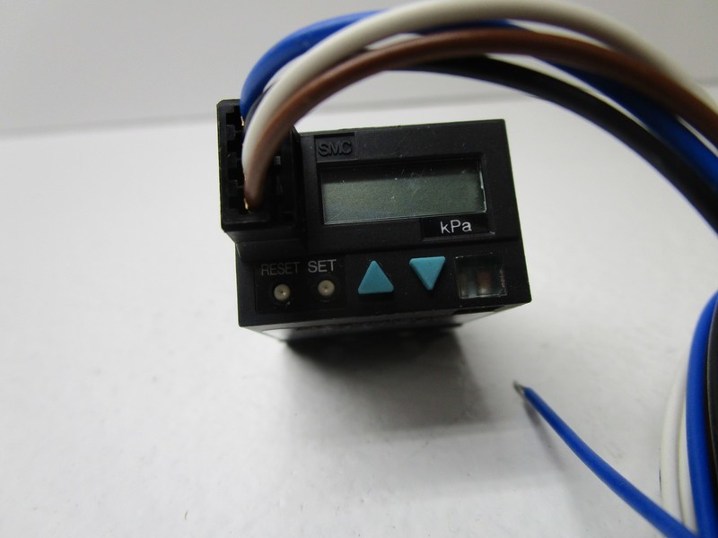 SMC ZSE3-T1-21 VACUUM SWITCH NSNP