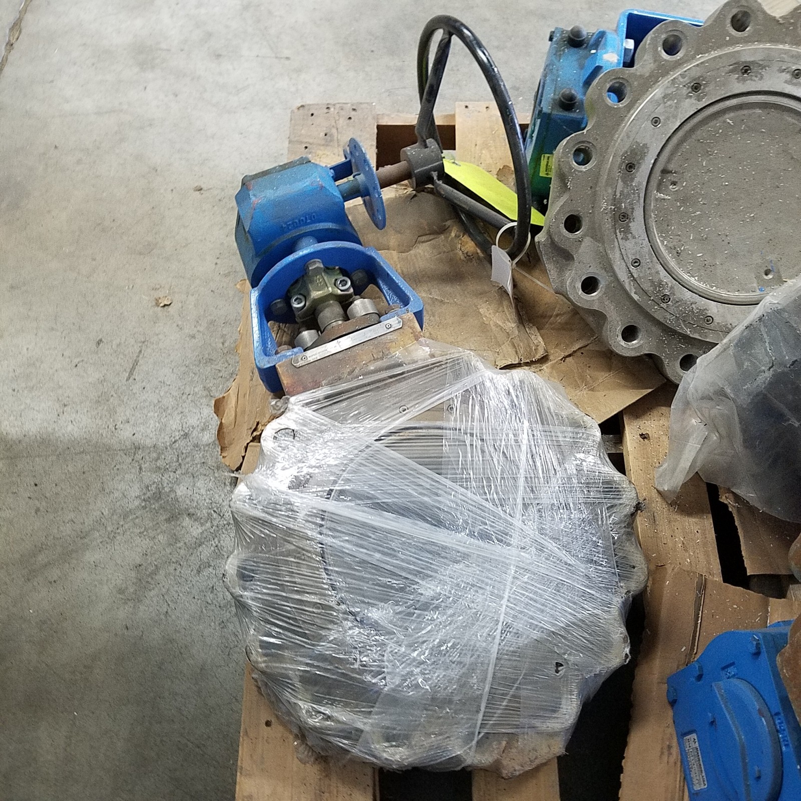 Jamesbury 830LH1122HBXZHHQY 10" Butterfly Valve, CSTL Body, 316SS Disc,Class 300