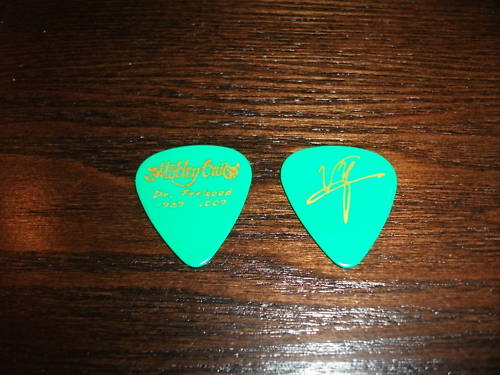 Motley Crue Vince Neil Feelgood Gold Green Guitar Pick