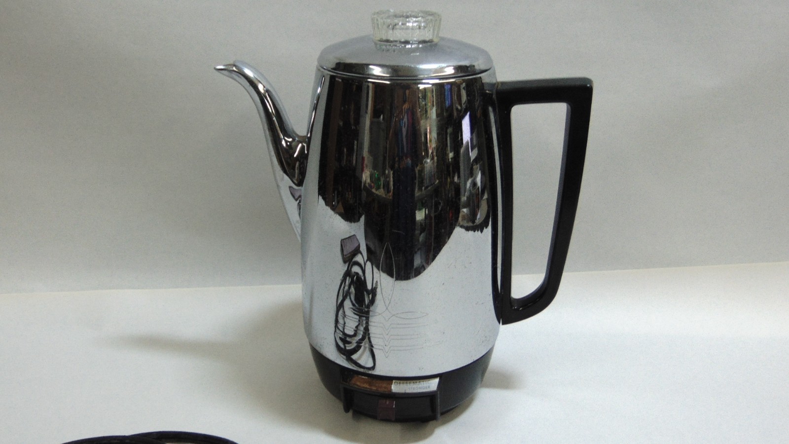 UNIVERSAL COFFEE MAKER SILVER COFFEEMATIC C4580 ELECTRIC PERCOLATOR CHROME