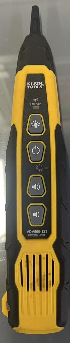 KLEIN TOOLS BATTERY TESTER VDV500-063 (PD3047077)