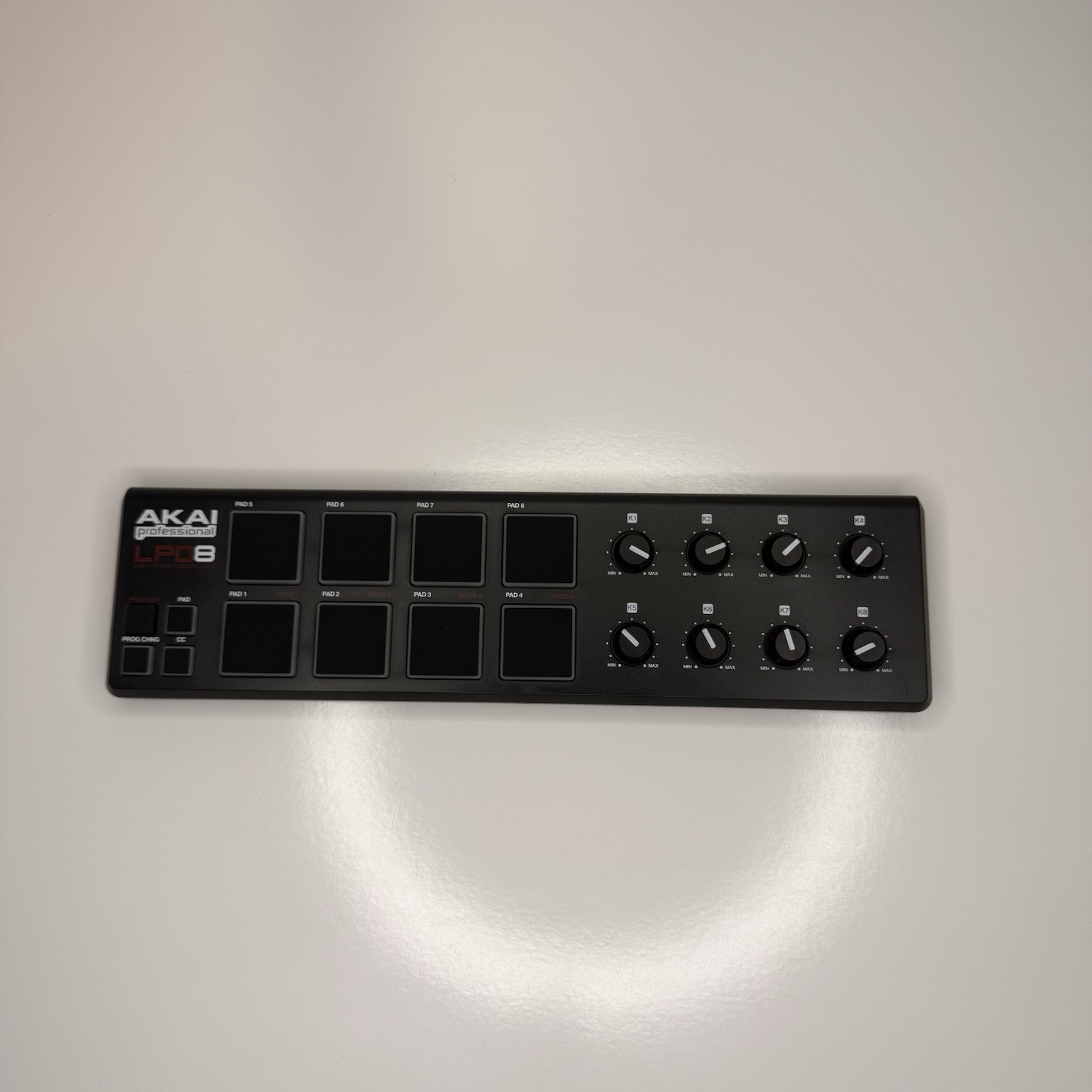Akai Professional LPD8 USB MIDI Pad Controller w/ 8 Pads & 8 Knobs
