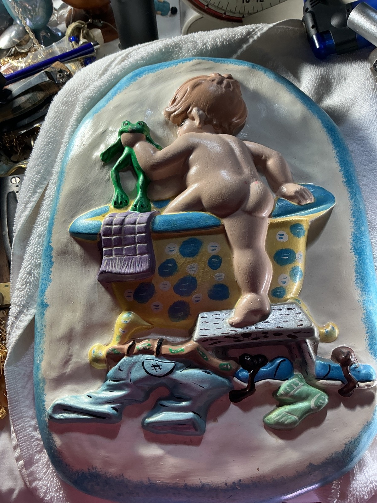 Vintage 3D Ceramic Bathroom Decor Boy with a Frog