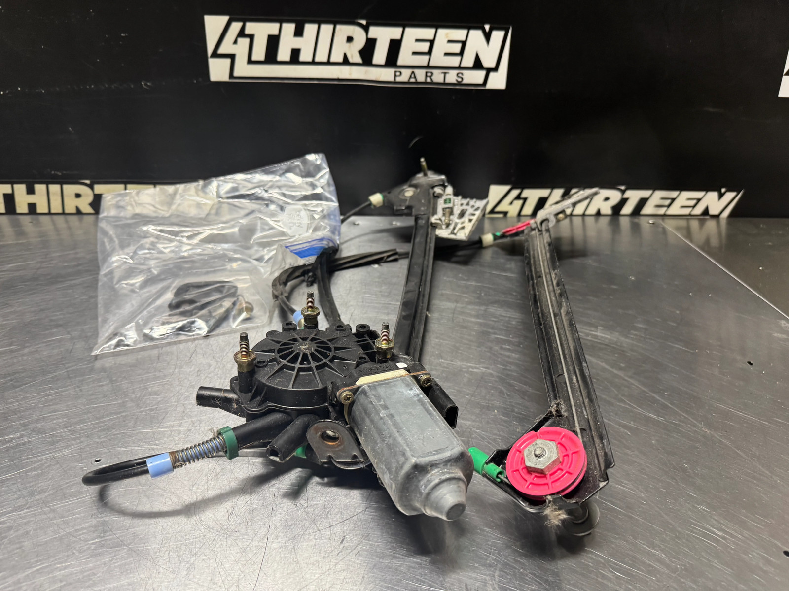 1997-2004 C5 CORVETTE DRIVER LH WINDOW MOTOR REGULATOR ASSEMBLY #N232