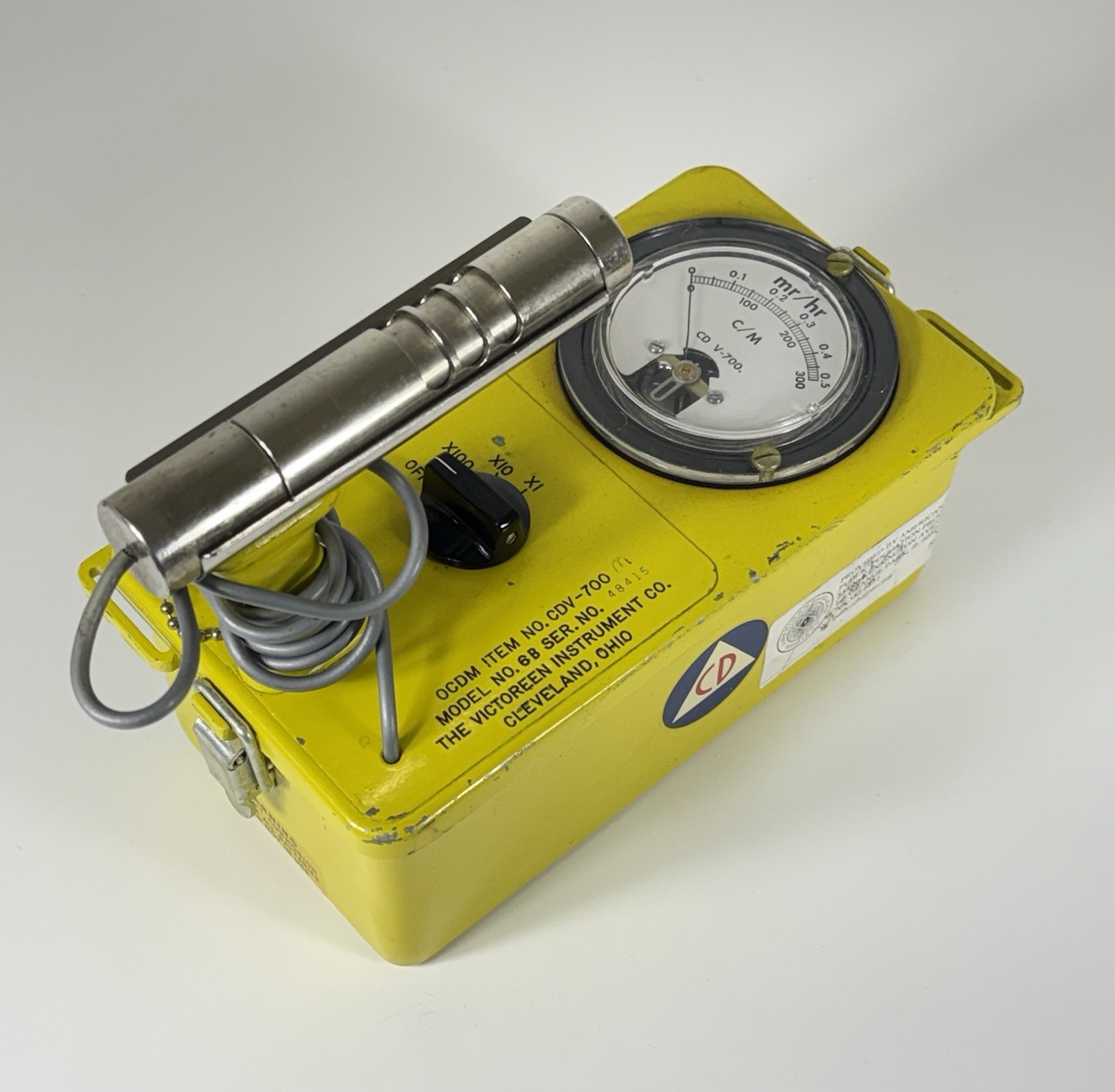 Vintage Victoreen CD V-700 Model 6B Geiger Counter - Radiological Survey Meter