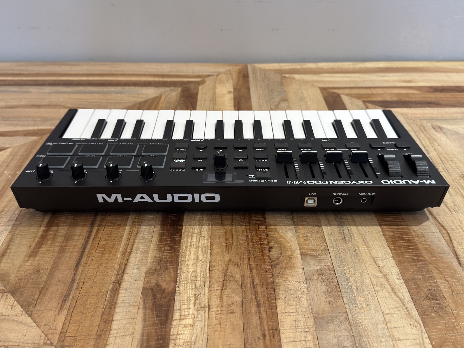 M-Audio Oxygen Pro Mini - 32-Key USB MIDI Controller