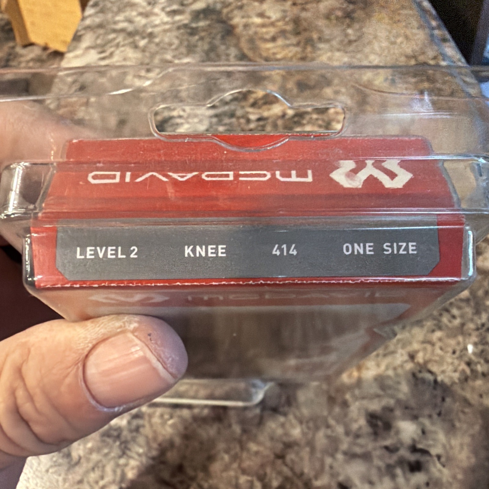 McDavid Knee/Kneecap Compression Strap - Black Level 2 One Size Fits Most