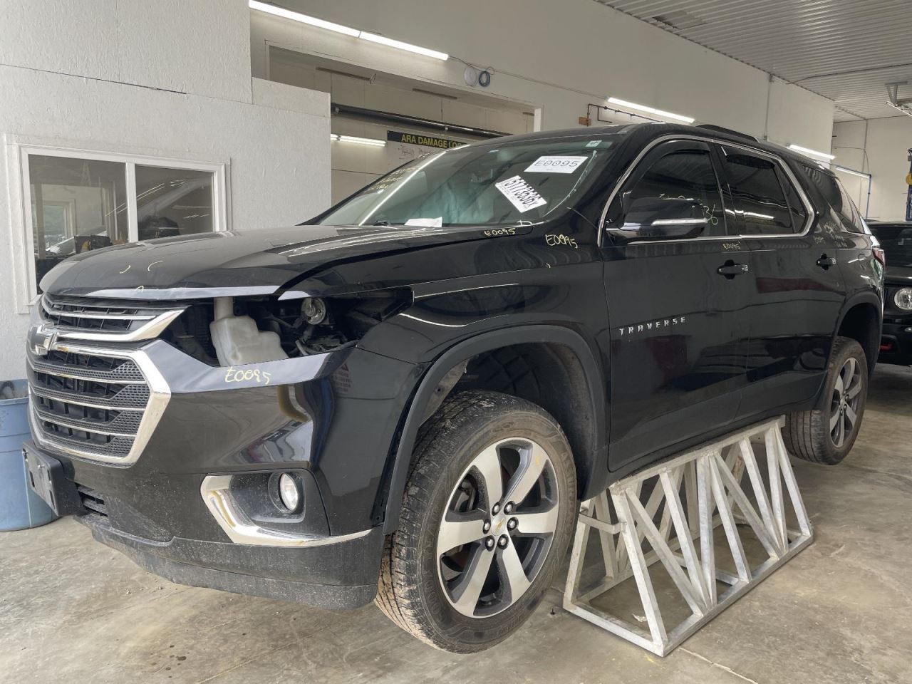 TRAVERSE  2018 Air Shutter 1090359