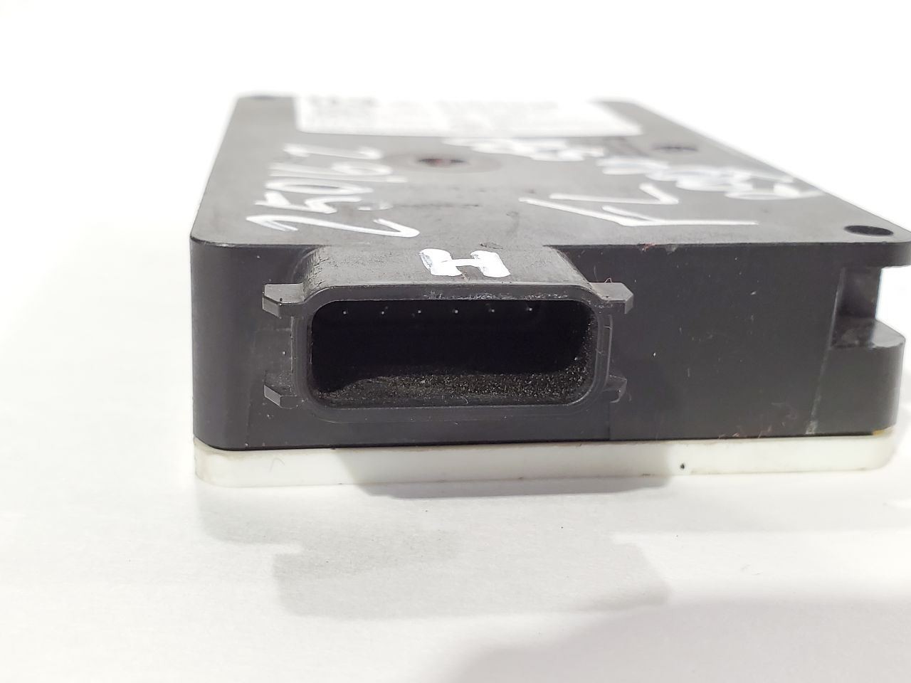 2014 Mercedes CLS550 OEM Left or Right Blind Spot Module a0009055701